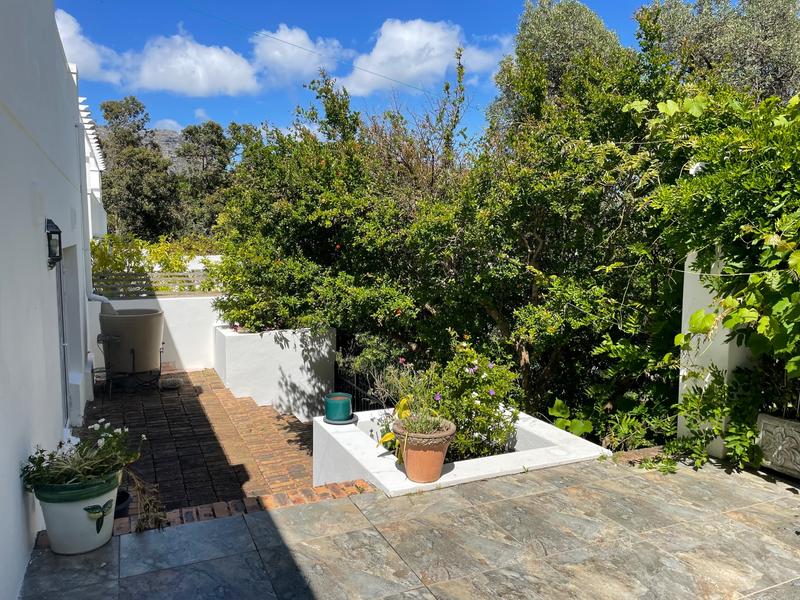 4 Bedroom Property for Sale in North Oaks Western Cape